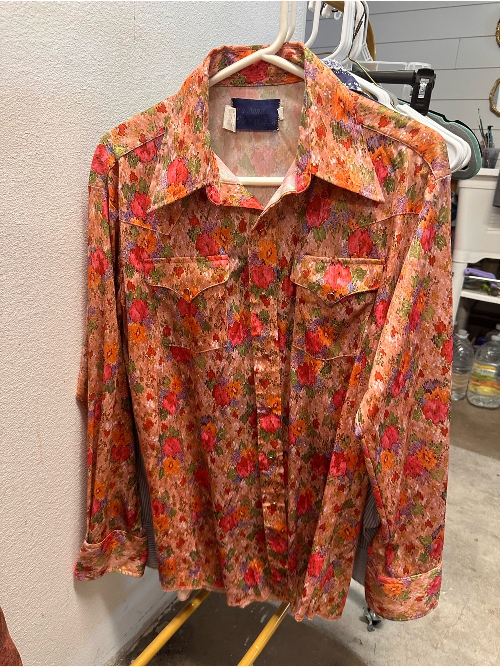 Vintage woman’s Floral Button-Up Shirt in Orange and Pink